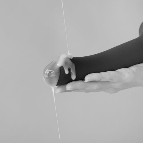 Spritzdildo färben Schwarz